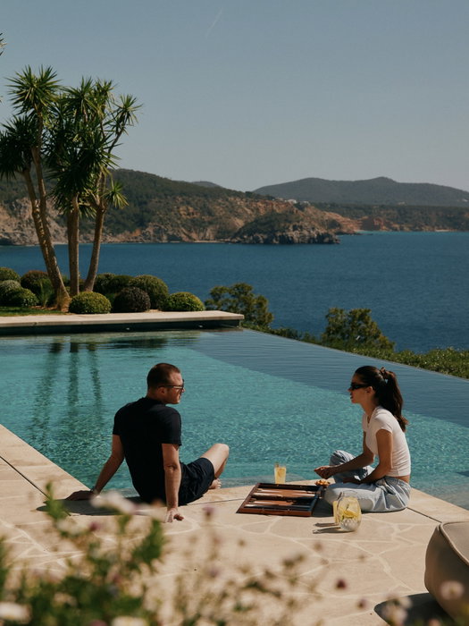 Highstay instagram Where the sea becomes part of the home @highstayvillas.
Photos: @oracle_paris