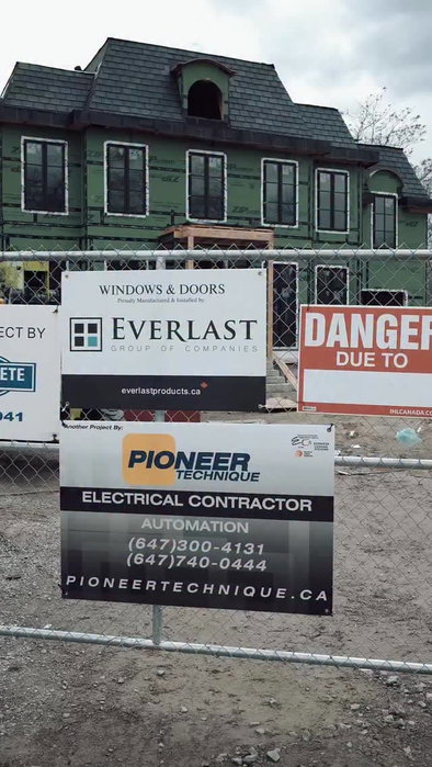 The Altitude aluminum window by Everlast.
Getting it done…right.
Because we are Fenestrators.
If this is your standard, we should talk.
#madeincanada #canadianhomes