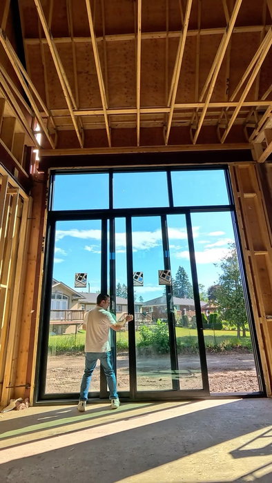 When Mike Bruno explains a window wall, people listen.
Years of experience have taught him that large openings aren’t just about beautiful views. They’re about engineering, performance, and getting every detail right.
That’s the Everlast difference.
#madeincanada #canadianhomes #windowwall