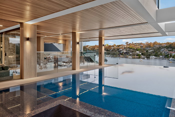 Resort Style Living In The Heart Of Sydney!!!