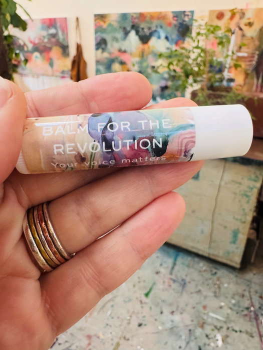 Because every revolution needs balm 🤗 Thx @kayleeholz for hand crafting these lovely organic lip balms for…