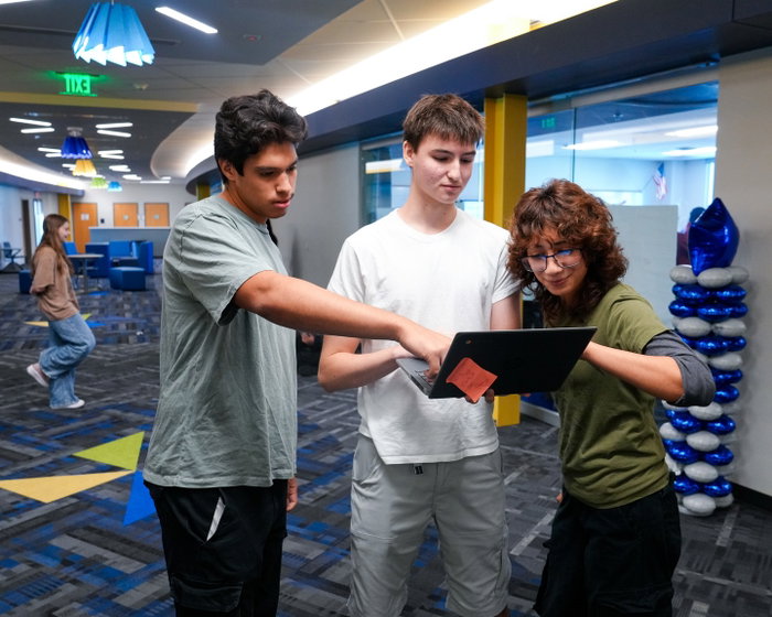 Madison Highland Prep on Instagram: 🚶Learning psychology through hands-on experiments!

Students in AP Psychology put their kinesthetic