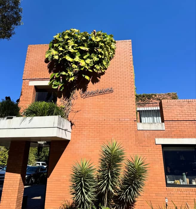 Would you like the opportunity to work from this space?? We have one shop/office space which has become available upstairs. Great supportive