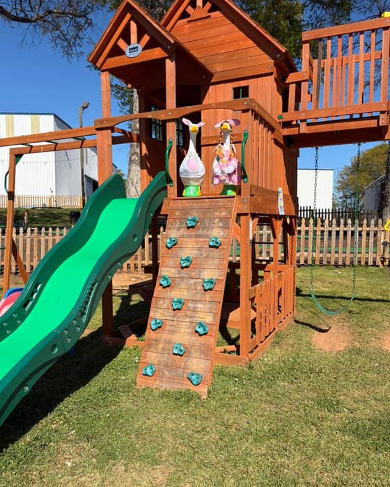 Admiral Bud Von Honk and Lady Agnes Waddlesworth are reminding everyone about the Easter Egg Hunt next Saturday, April 4 @ 3pm. Meet at the playground. You can take pictures with the Easter Bunny.