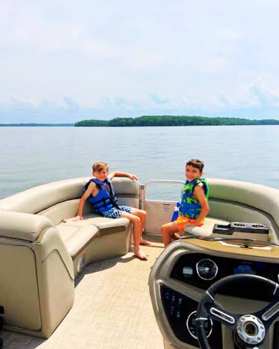 Taking your kids out on Percy Priest Lake can be an unforgettable adventure. Here are our top tips for a stress-free day on the water with kids:
ㅤ
* Make sure each child has a properly fitted life jacket
* Pack snacks, drinks, and plenty of sunscreen
* Bring waterproof toys or a small fishing rod to keep them engaged
* Visit our Ships Store for anything you forget or any of your boating and lakeside needs
* Don’t forget to snap some pics and share them with us
ㅤ
Have any pro tips for boating with kids? Drop them in the comments!
ㅤ