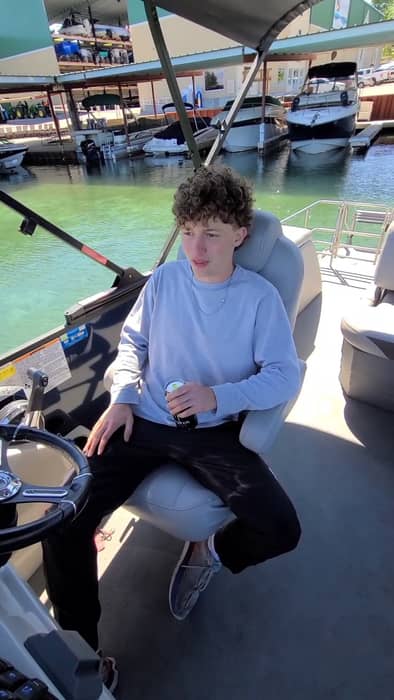 In honor of National Boat Safety Week, two of our dockhands (Jaymes & Riley) did a fine job creating this little video to remind us all of some important boat safety tips! Check it out and give them a "thumbs up"!