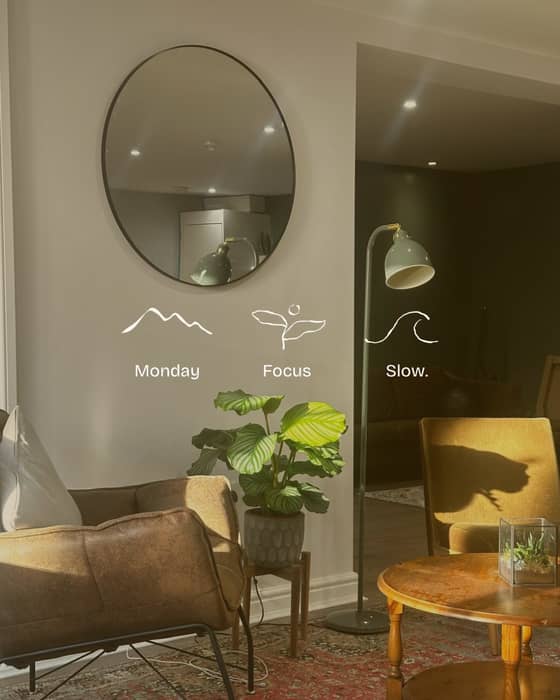 Ease into your Monday with some quiet time to focus and reset. 🛋️☕️

#waytowork #workdaystyle #homefromhome #coworktotnes