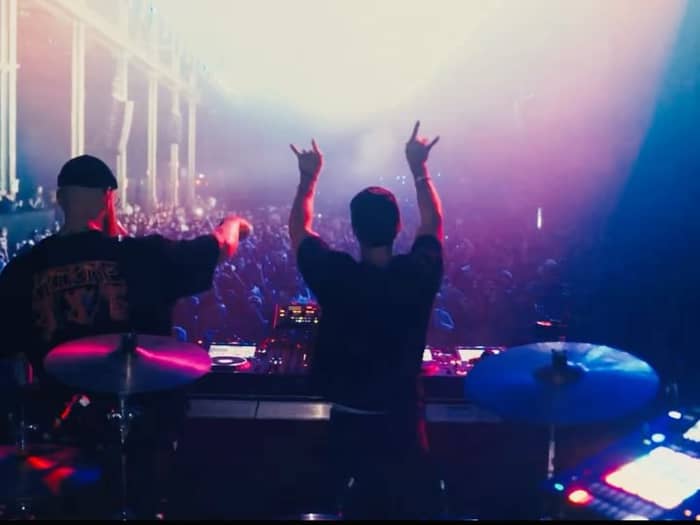 @andhim_music blessed @brooklynstorehouse with 2 hours of deep rhythms and insan