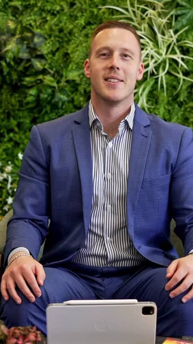 🧐🏷️ Can the seller move the reserve during the auction?
YES — but there are rules, timing and impa