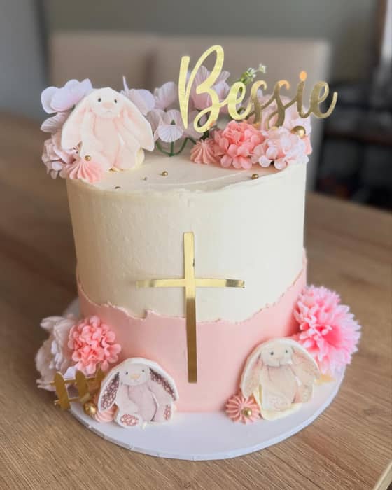 Jellycat bunny cake for Bessie’s Christening💖✨

How cute is this one🥹