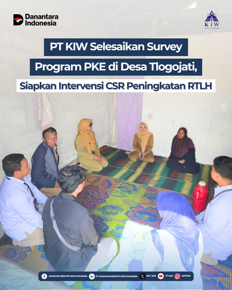 Tim TJSL PT Kawasan Industri Wijayakusuma (KIW) telah melaksanakan kegiatan survey Program Pengentasan Kemiskinan Ekstrem (PKE) di Desa Tlogojati, Kabupaten Wonosobo sebagai bagian dari komitmen perusahaan dalam mendukung pembangunan sosial yang berkelanjutan.

Kegiatan ini dilaksanakan bersama dan didampingi oleh Dinas Kelautan dan Perikanan Provinsi Jawa Tengah, Dinas Perumahan Rakyat dan Kawasan Permukiman Provinsi Jawa Tengah, perangkat desa setempat, serta Internal Audit PT KIW guna memastikan proses identifikasi kebutuhan masyarakat berjalan tepat sasaran, akuntabel, dan selaras dengan program prioritas pemerintah daerah.

Melalui hasil survey yang telah dilakukan, PT KIW merencanakan intervensi program CSR berupa peningkatan kualitas Rumah Tidak Layak Huni (RTLH) bagi masyarakat yang membutuhkan, sebagai upaya nyata dalam mendukung percepatan pengentasan kemiskinan ekstrem dan peningkatan kualitas hidup warga.

PT KIW percaya bahwa sinergi antara perusahaan, pemerintah, dan masyarakat menjadi fondasi penting dalam menciptakan dampak sosial yang berkelanjutan serta memberikan manfaat nyata bagi lingkungan sekitar.

#PTKIW #TJSLKIW #CSR #PKE #Sustainability #CreatingSharedValue