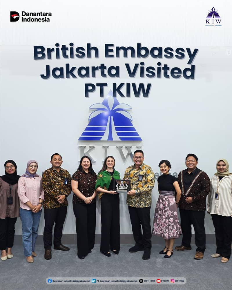 PT Kawasan Industri Wijayakusuma (KIW) welcomed a visit from Ms. Keziah McConnell, Deputy Country Director of Trade, British Embassy Jakarta, on Wednesday, 22 October 2025.

The visit was part of the ongoing economic cooperation agenda between the United Kingdom and Indonesia, particularly aimed at exploring investment and business partnership opportunities in Central Java. During the session, Ms. McConnell and her delegation held discussions with KIW management regarding strategic collaboration and the development of globally competitive industrial estates.

The British Embassy delegation consisted of Ms. Farah Chaudhry, Head of Second Cities Team; Mr. Andria Yusuf Arifanto, Senior Trade Advisor (Energy); and Ms. Anggarini Sesotyoningtyas, Executive Director of the British Chambers of Commerce Indonesia. The team was warmly received by Mr. Ahmad Fauzie Nur, President Director of PT KIW, along with the Commercial Team.

Currently, two UK-based companies — PT Country Form Furniture Indonesia and PT Jati — are operating within the KIW area, reflecting strong cross-border collaboration and a growing investment ecosystem.

This visit marks another important step in strengthening bilateral relations between Indonesia and the United Kingdom, while reinforcing KIW’s position as part of Holding BUMN Danareksa and as a trusted industrial estate welcoming international investors.

#KIW #KawasanIndustriWijayakusuma #BritishEmbassyJakarta