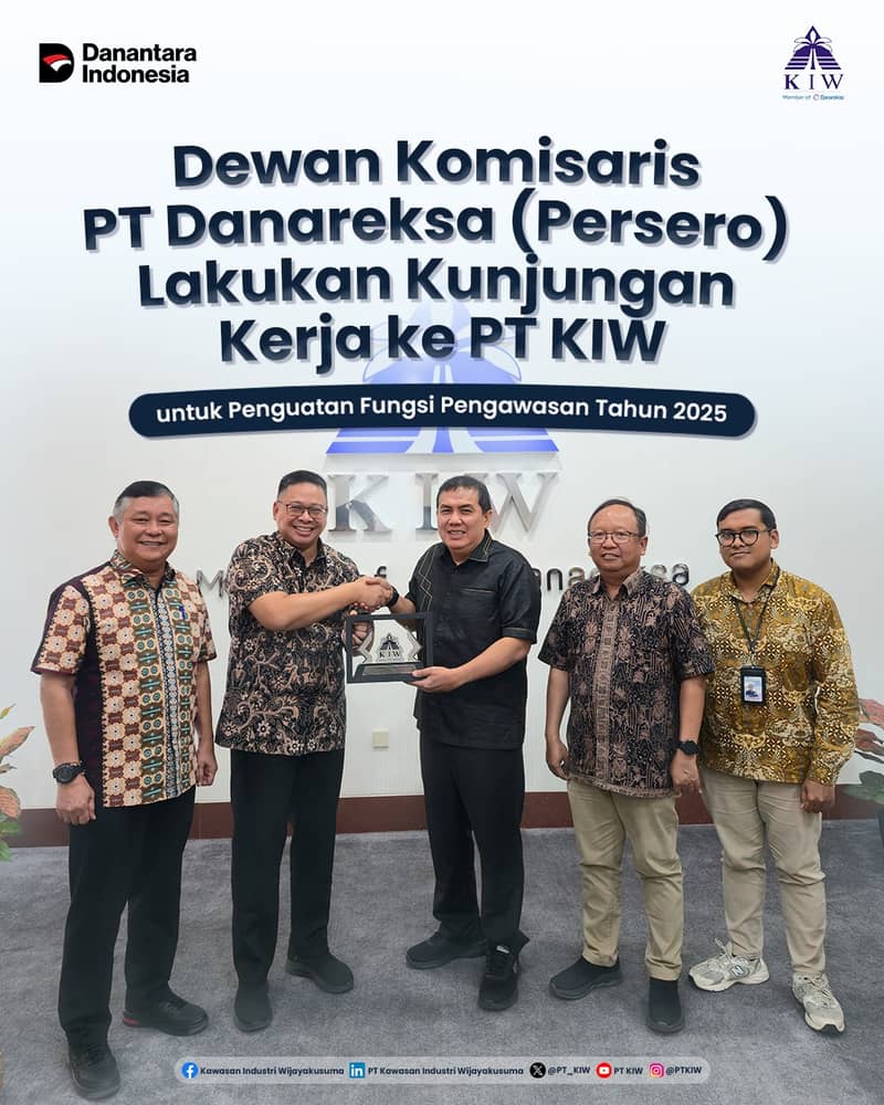 Sebagai bagian dari upaya memperkuat tata kelola dan memastikan implementasi strategi bisnis berjalan efektif, PT Kawasan Industri Wijayakusuma (KIW) menerima kunjungan Rencana Kerja Dewan Komisaris PT Danareksa (Persero) Tahun 2025.

Kunjungan ini dipimpin langsung oleh Komisaris Utama PT Danareksa (Persero), DR. Ir. A Helmy Faishal Zaini, didampingi oleh tim. Kehadiran rombongan disambut oleh Direktur Utama PT KIW Ahmad Fauzie Nur, Direktur Operasional merangkap Plt Direktur Keuangan dan Manajemen Risiko PT KIW Sugeng Riyanto, manajemen PT KIW, serta perwakilan anak perusahaan yaitu Direktur PT Putra Wijayakusuma Sakti, Danang Agung Indarto.

Agenda kunjungan meliputi:
1️. Pemaparan Profil Perusahaan PT KIW
2. Highlight Kinerja PT KIW s.d. TW III 2025
3️. Pembahasan Isu Strategis yang saat ini dihadapi perusahaan
4️. Kunjungan lapangan untuk melihat langsung perkembangan kawasan

Kegiatan ini semakin menegaskan komitmen PT KIW sebagai bagian dari Holding BUMN Danareksa dalam memperkuat sinergi, meningkatkan kualitas pengawasan, dan mendorong kinerja yang lebih optimal.

#Danareksa #KawasanIndustriWijayakusuma #HoldingBUMNDanareksa #CorporateVisit #GoodCorporateGovernance