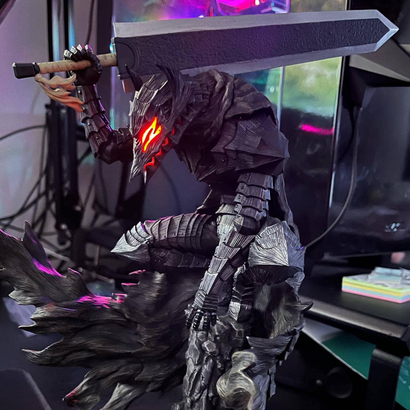 Look at this cool motherfucker. Our Berserk Guts collection is slowly growing. :P
As always massive thanks to gamersheek for stocking amazing figures for great prices!