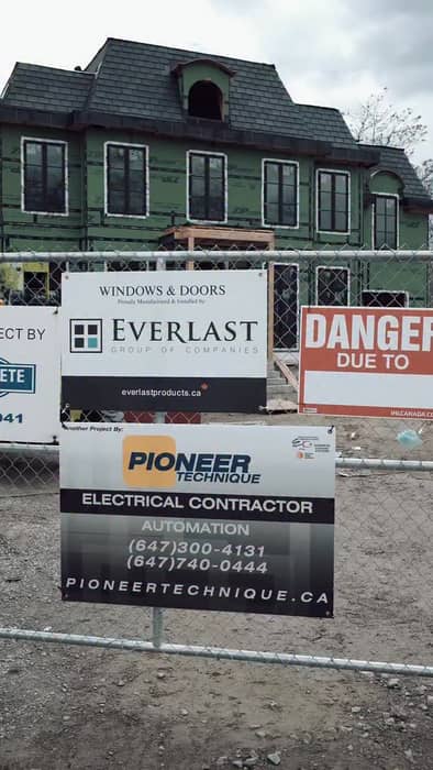 The Altitude aluminum window by Everlast.
Getting it done…right.

Because we are Fenestrators.
If this is your standard, we should talk.

#madeincanada #canadianhomes