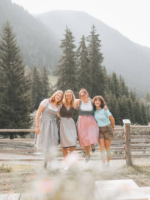 ⛰️Mittwoch & Donnerstag Ruhetag 
⛰️Mercoledì e giovedì giorno di riposo 
⛰️Wednesday & Thursday closed 

😎see you on Friday 

#messnerhütte #malgamessner #mirsegnins