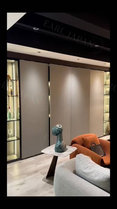 こちらは特殊な作りの棚となっております。
当社では採寸後、発注前にVR動画(3D画像)にてお客様と